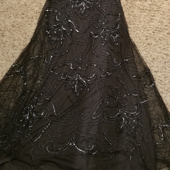 Gorgeous evening/prom/special occasion dress - Picture 2 of 8